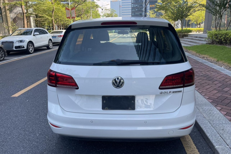 大众 高尔夫·嘉旅 2016款 1.6L 自动舒适型车身外观6004