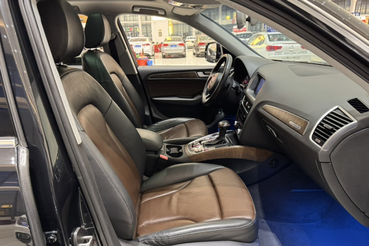 奥迪Q5 2016款 40 TFSI 舒适型中控内饰7004