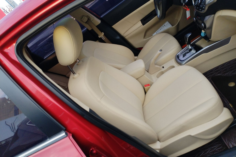 长安 逸动 2015款 1.6L 自动豪华型局部细节41