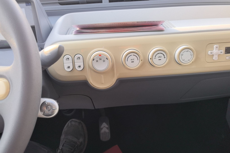 奔腾小马 2025款 222km 灵动马局部细节16