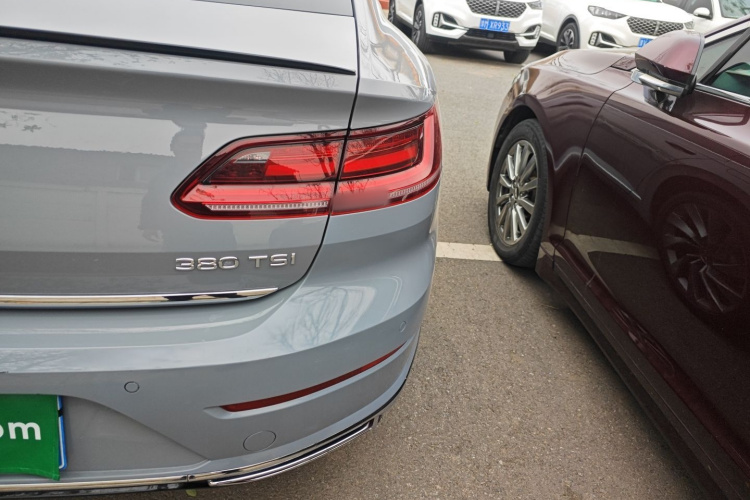 一汽-大众CC 2023款 380TSI 耀目版车身外观9