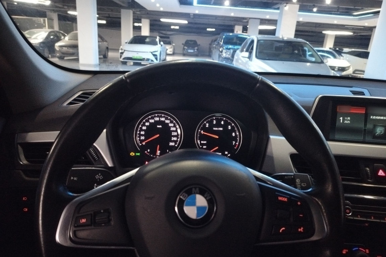 宝马X1 2019款 sDrive18Li 时尚型局部细节13