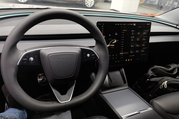 特斯拉 Model 3 2023款 后轮驱动版中控内饰12