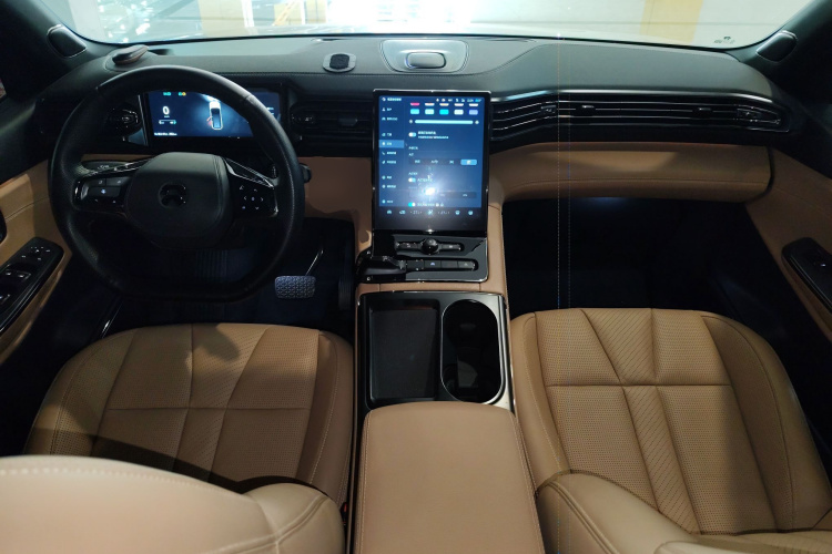 蔚来ES8 2020款 580KM 七座版中控内饰7002