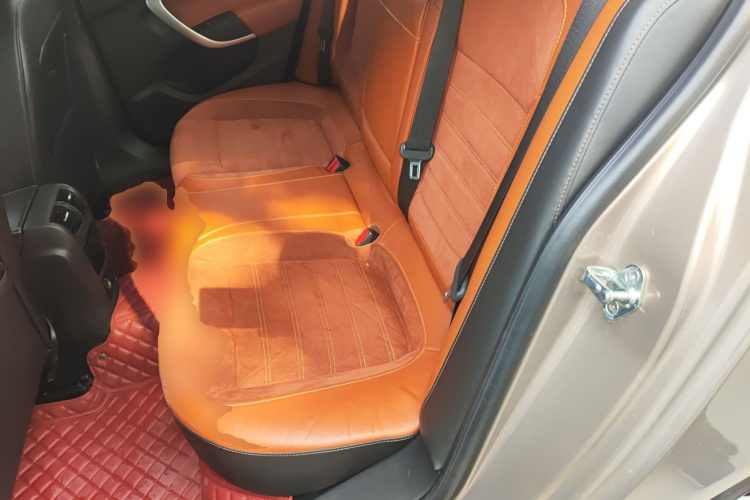 别克 君威 2015款 1.6T 精英技术型中控内饰7004