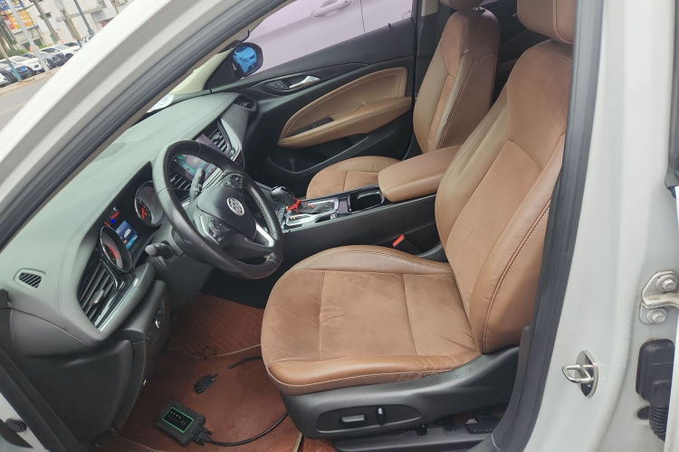 别克 君威 2017款 20T 精英型中控内饰19