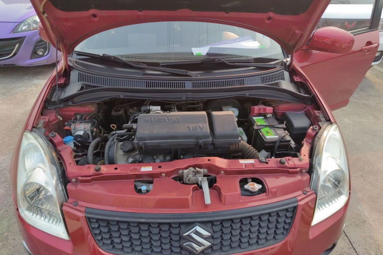 铃木 雨燕 2014款 1.3L 手动标准型机舱底盘24