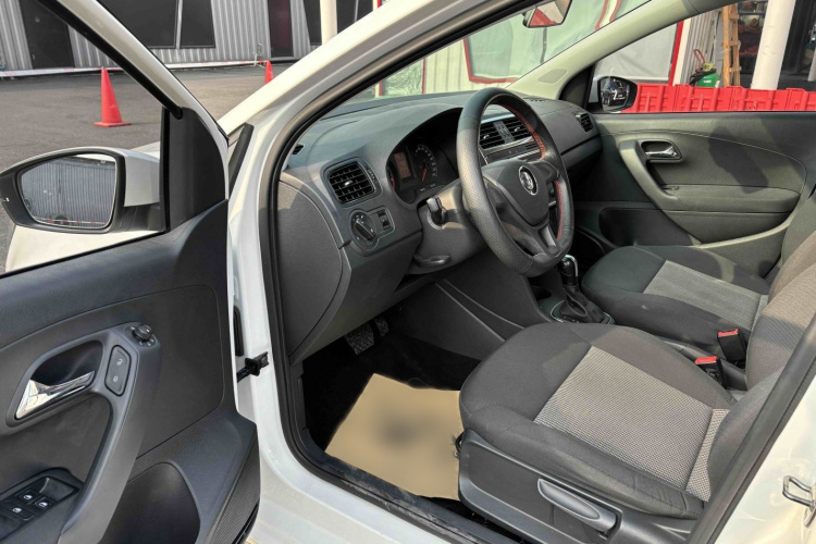 大众 高尔夫 2019款 280TSI DSG舒适型 国V中控内饰7006