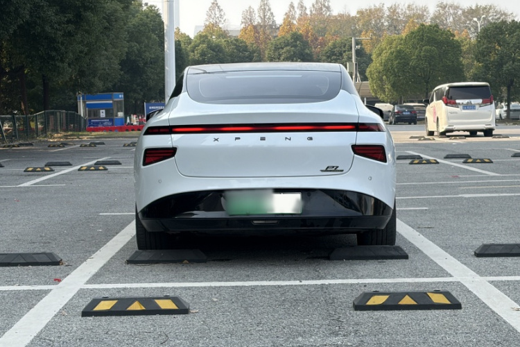 小鹏P7 2020款 670E车身外观6003