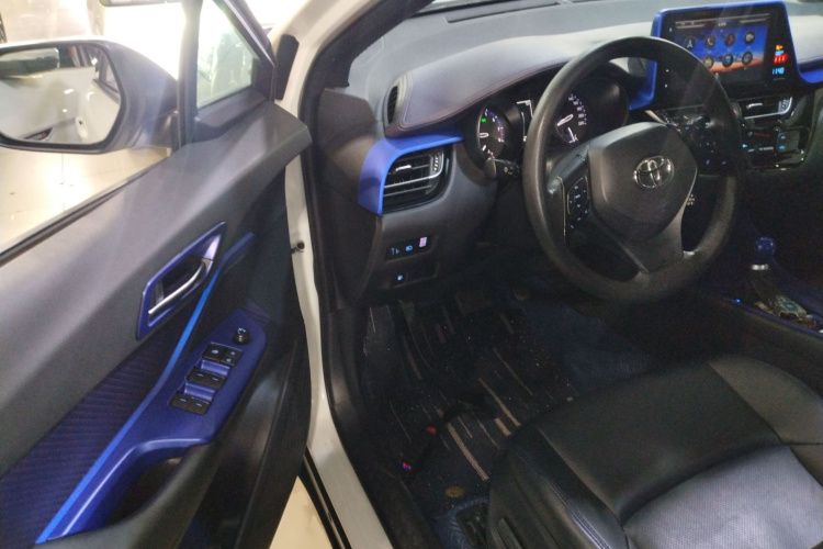 丰田C-HR 2020款 2.0L 领先版中控内饰7002