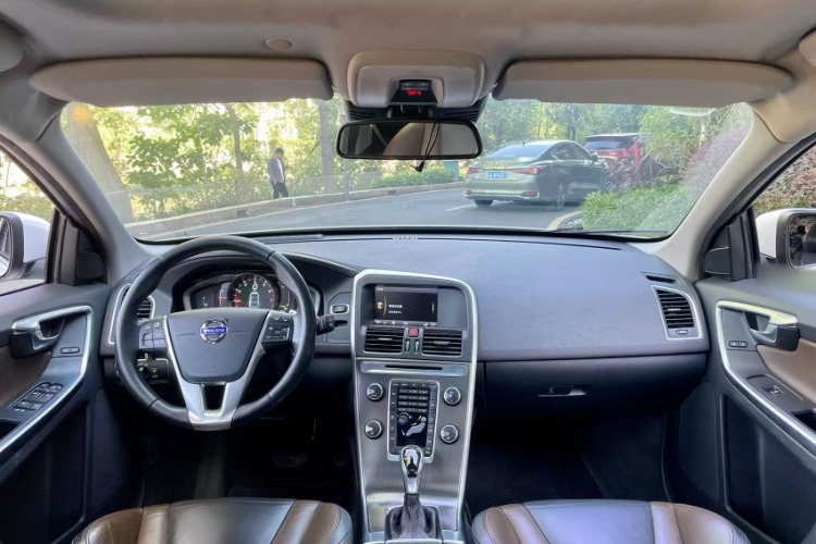 沃尔沃XC60(进口) 2014款 改款 T5 智雅版中控内饰7006