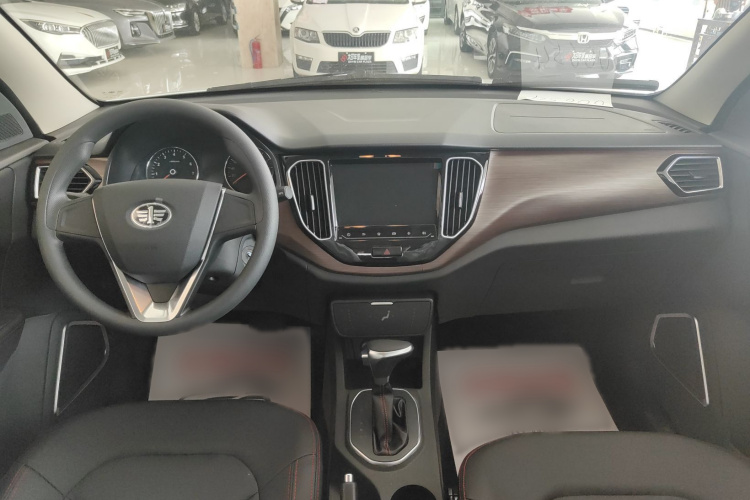 一汽 森雅R7 2024款 1.5L 自动舒适型中控内饰7003