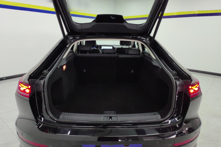 奔腾B70 2024款 第四代 2.0T 领御版机舱底盘23