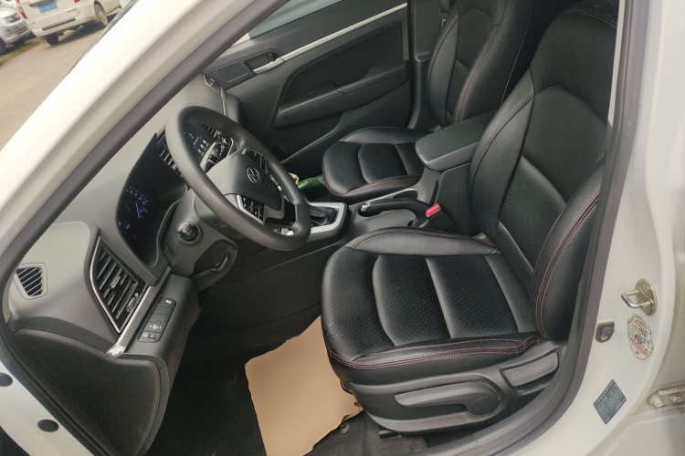 现代 领动 2016款 1.6L 自动智炫·精英型中控内饰19