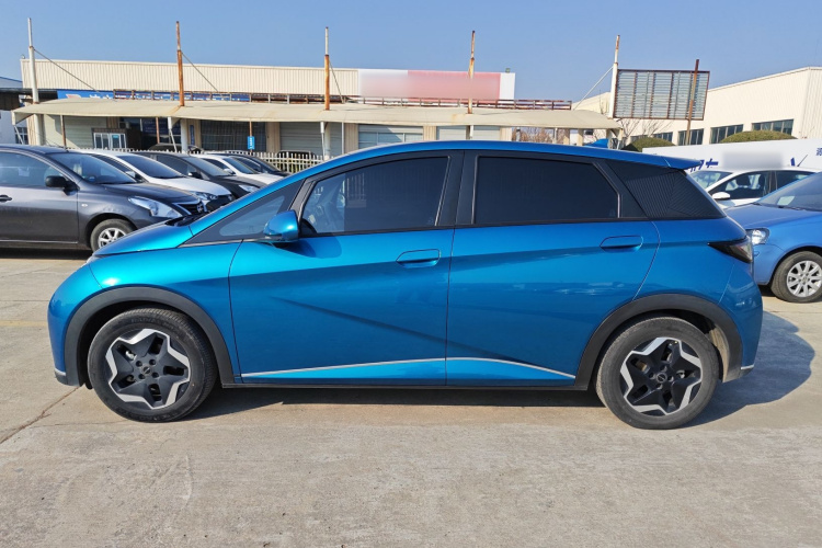 比亚迪 海豚 2021款 405km 时尚版车身外观4