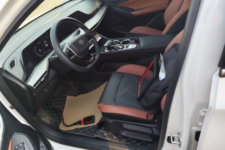 长安 逸动 2024款 PLUS 蓝鲸NE 1.4T GDI DCT高能版中控内饰19