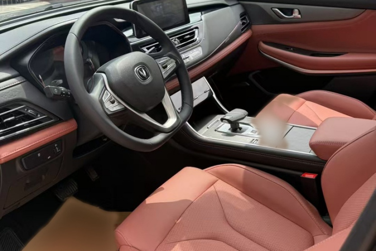 长安CS75 2024款 畅享版 1.5T DCT尊贵型车身外观6004