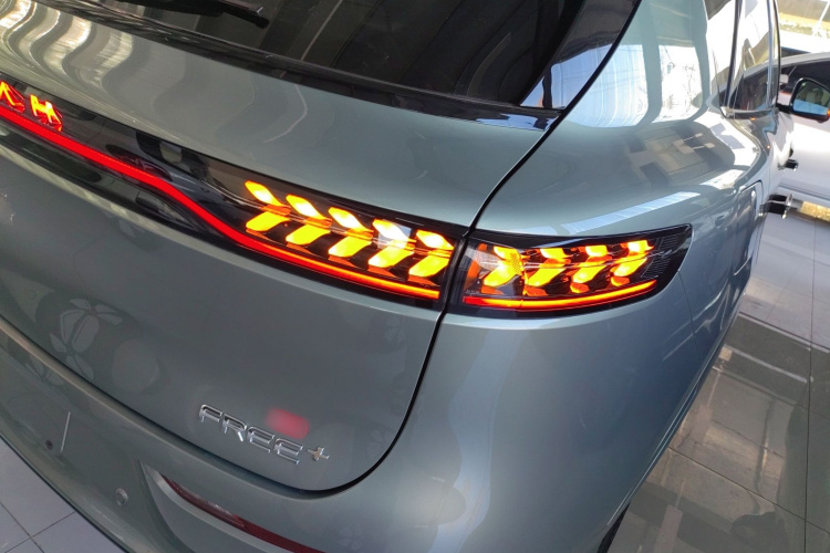 岚图汽车 岚图FREE 2025款 FREE+ 后驱乾崑版车身外观6006