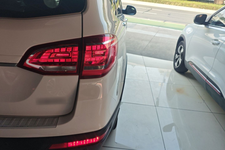 哈弗H6 2017款 红标 运动版 1.5T 自动两驱豪华型车身外观6006