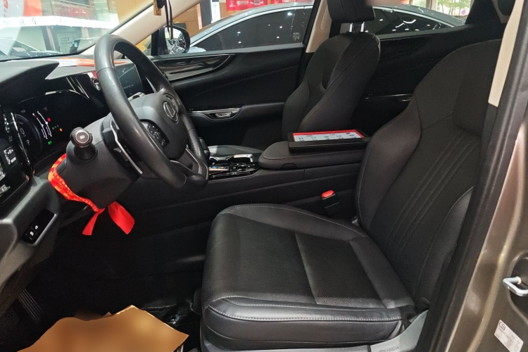 雷克萨斯NX 2023款 350h 前驱 创悦版中控内饰19