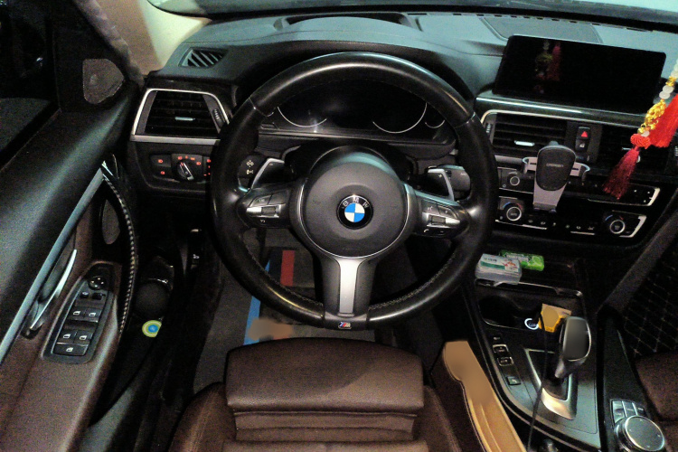 宝马3系 2019款 320Li M运动曜夜版局部细节13