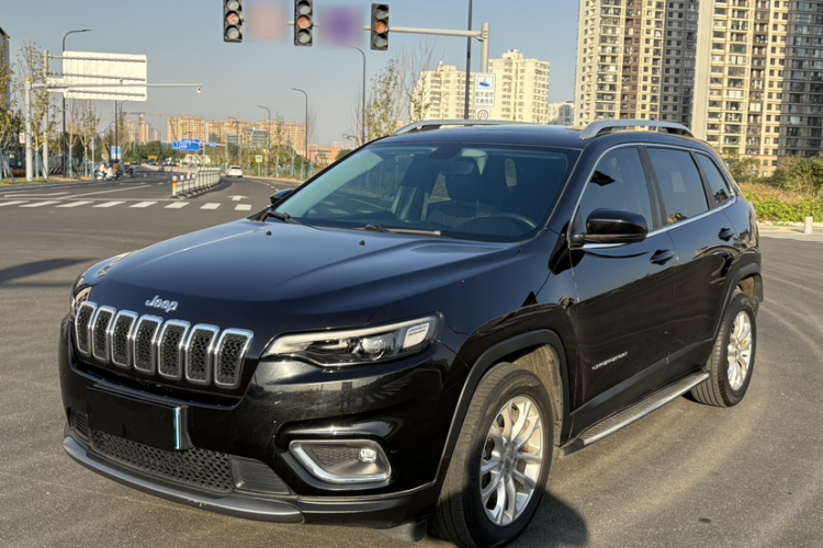Jeep 自由光 2019款 2.0T 两驱智享版 国V车身外观1