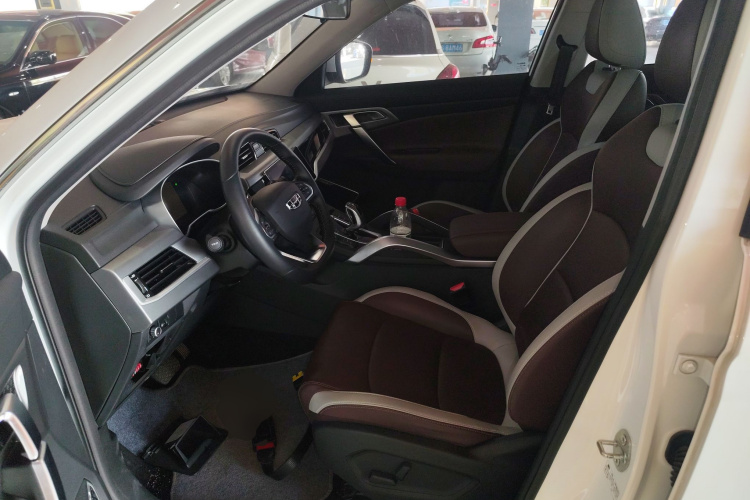 吉利汽车 博越 2022款 1.8TD DCT智雅型中控内饰19