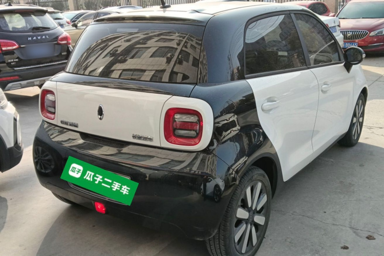 欧拉黑猫 2021款 405km 长续航型车身外观7