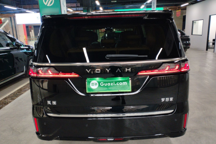 岚图汽车 岚图梦想家 2022款 0碳版 家 475km车身外观6