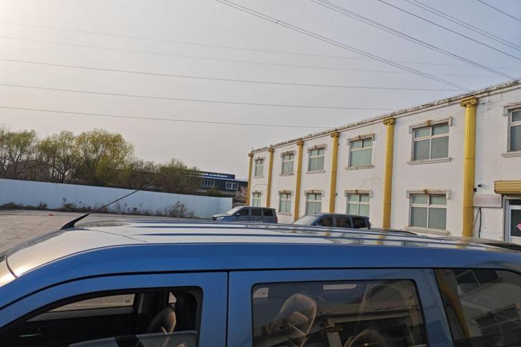 五菱汽车 五菱宏光PLUS 2020款 1.5L 手动舒适型 7座车身外观57