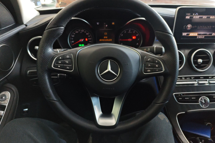 奔驰C级 2018款 C 180 L 时尚型运动版中控内饰13