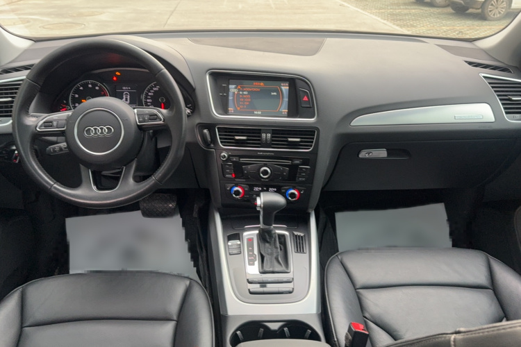 奥迪Q5 2015款 40 TFSI 技术型中控内饰7004