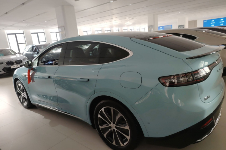 鸿蒙智行 智界R7 2025款 增程 251km Max车身外观4