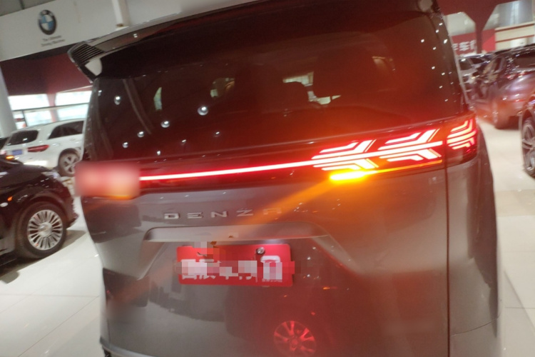 腾势D9 2022款 DM-i 970 四驱旗舰型车身外观6