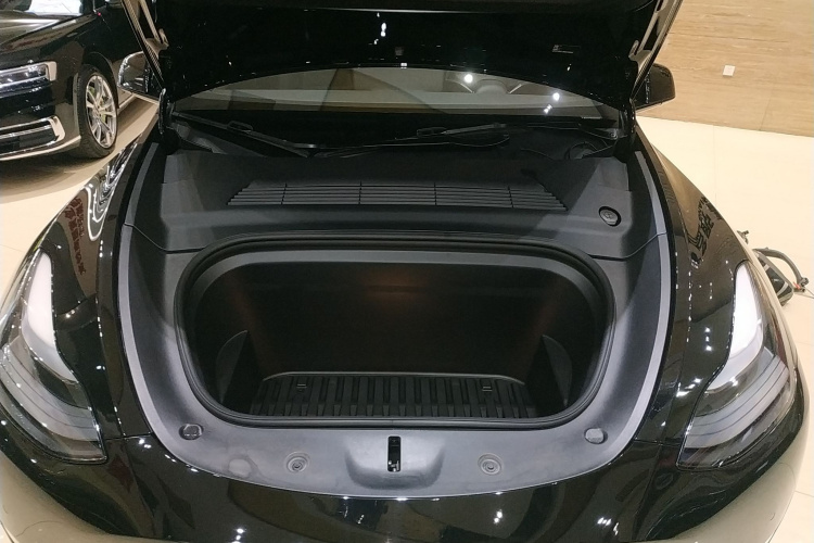 特斯拉 Model Y 2021款 标准续航后驱版机舱底盘24