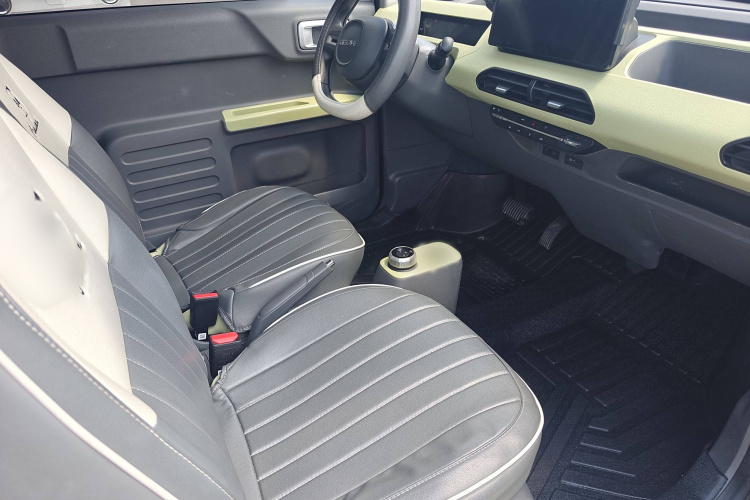 吉利汽车 2023款 熊猫mini 200km 耐力熊中控内饰7004