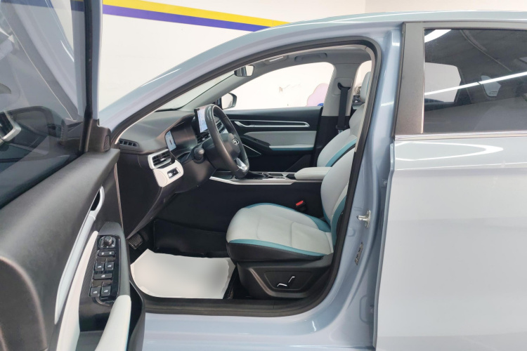 吉利汽车 帝豪 2023款 第4代冠军版 1.5L CVT旗舰型中控内饰19