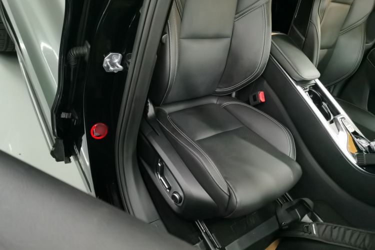 领克01 2019款 2.0T 两驱型Pro版 国VI局部细节41