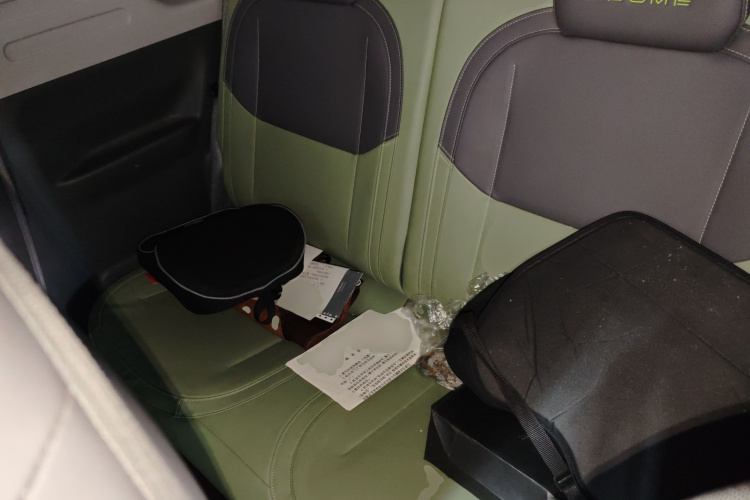 吉利银河 2024款 200km 熊猫骑士中控内饰21