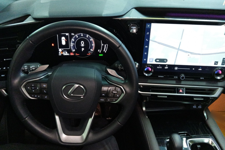 雷克萨斯RX 2023款 350h 四驱醇享版局部细节13