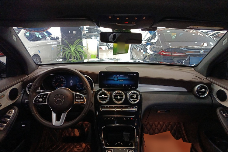 奔驰GLC 2020款 改款 GLC 260 L 4MATIC 动感型中控内饰12