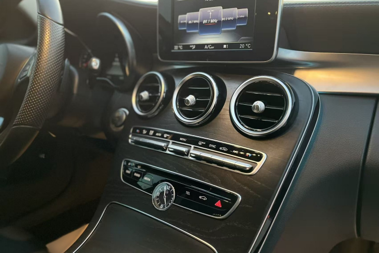 奔驰C级 2015款 C 200 L 运动型中控内饰7009