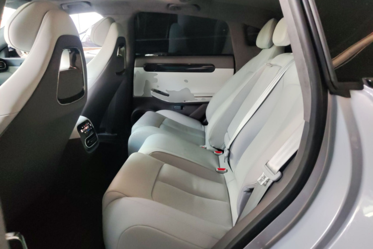 零跑汽车 零跑C01 2022款 四驱双电机高性能版中控内饰7004