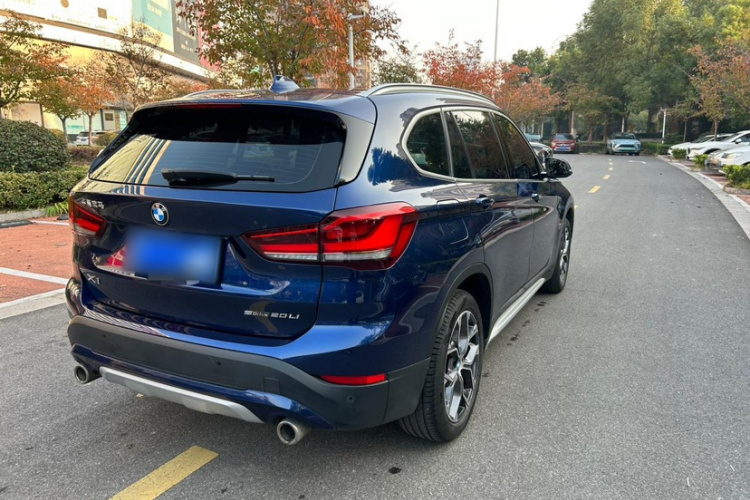 宝马X1 2020款 sDrive20Li 尊享型车身外观6005