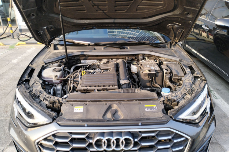 奥迪A3 2024款 Sportback 35 TFSI 时尚运动型机舱底盘24