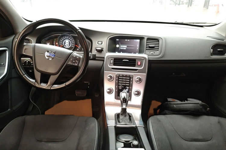 沃尔沃S60 2015款 S60L 2.0T 智行版中控内饰7002
