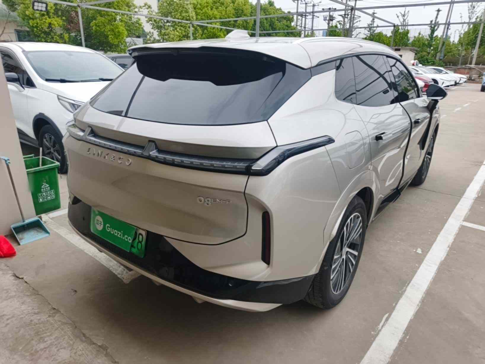 领克08 EM-P 2023款 245km 超长续航Halo(5)