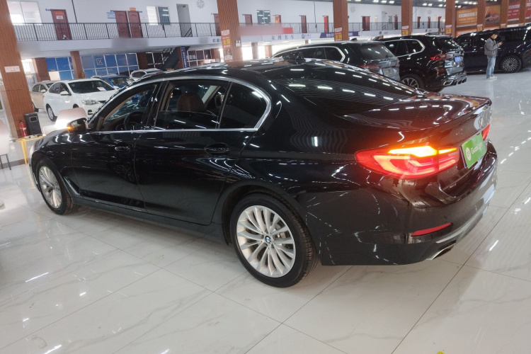 宝马5系 2020款 530Li xDrive 豪华套装车身外观4