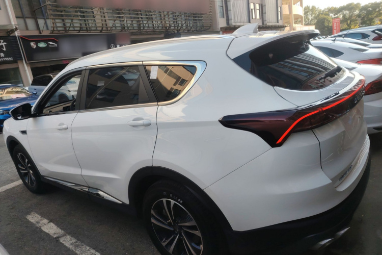 捷途X70 PLUS 2021款 1.5T 手动林 5座车身外观4