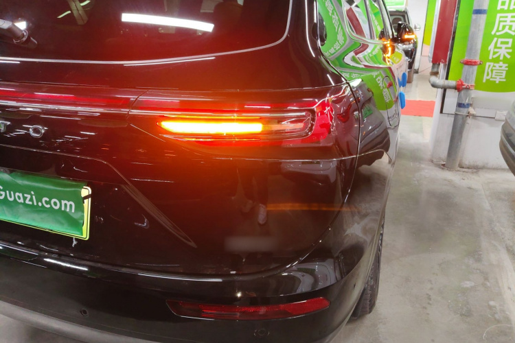 鸿蒙智行 问界M7 2024款 1.5T 智驾四驱Ultra版 6座车身外观6006